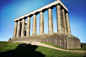Enchanting Edinburgh: Half-Day Walking Tour with Local Guide