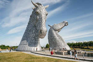 Von Edinburgh aus: Loch Lomond, Stirling Castle & Kelpies Tour