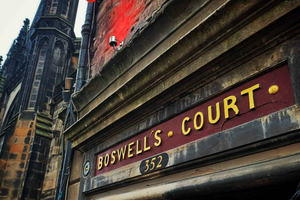 Tour of the alleys of Edinburgh's Royal Mile