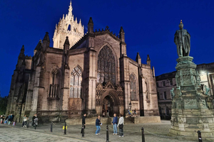 Cuentos crepusculares de Edimburgo: tour a pie inmersivo por el casco antiguo