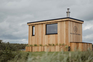 Sauna-Erlebnis an einem wilden schottischen Strand in Elie, Fife