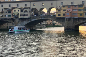 Arno River Cruise with Tuscan Picnic Lunch
