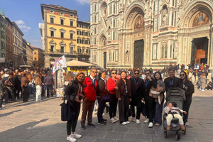Florence: experience a walking tour with an expert guide and artisan shops