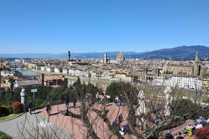 Florence: Michelangelo Hill Panoramic Tour with Food Tasting