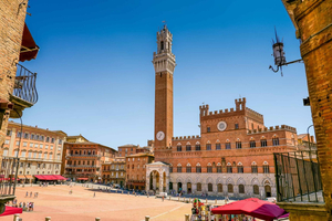 Florence : excursion privée d'une journée à Sienne et San Gimignano en voiture de luxe