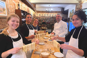 Florenz: Tiramisu- & Pasta-Kochkurs mit unbegrenztem Wein