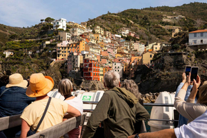 From Florence: Cinque Terre Day Trip with stop in Pisa