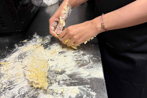 Firenze: lezione privata di cucina a casa, pasta, tiramisù e vino