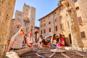 Small Group Tour to Siena & San Gimignano with Chianti Wine