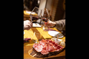 Wine Tasting Experience with Seven Types of Tuscan Wine