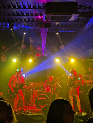 32 CLUB