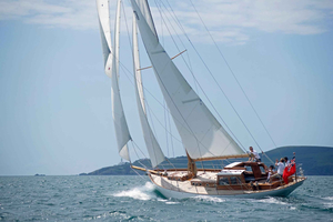 Klassieke jacht uit de jaren 30. Tour in een microgroep. Schiereiland Cap-Ferrat