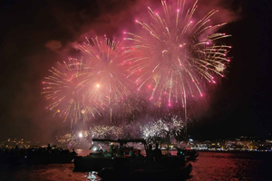 Antibes - Fuochi d'artificio in barca e aperitivo offerto