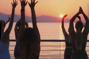 Antibes : Sunrise Yoga Flow by the Sea