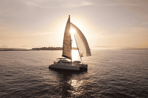 Cannes: Giornata di scoperta in catamarano alle isole di Lérins con bagno