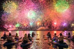 Cannes: Night kayaking in the front row of the biggest fireworks display