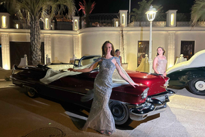 Cannes: Tour Antibes and Cannes in a 1956 Cadillac Cabriolet