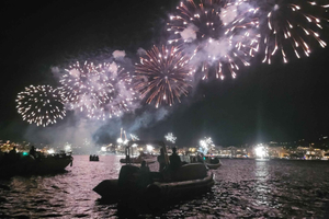 Golfe-Juan/Cannes: Fireworks Festival by Boat