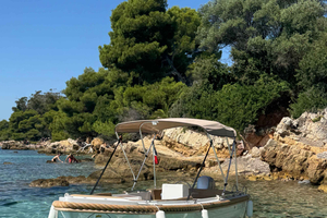 Mandelieu la Napoule: Luxury Boat Rental Without a License