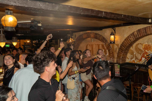 Social Aperitif Tour in Nice – Meetups & Bars in Old Nice