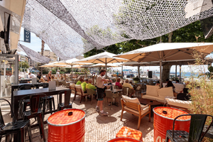 BS Café Saint-Raphaël - Bord de mer