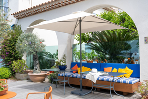 Restaurant Les Mûriers- Le Bistrot- Hôtel Le Provençal