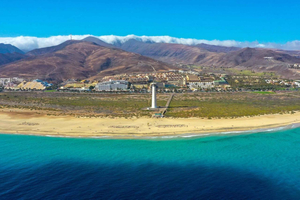 From Gran Canaria: Fuerteventura Day Trip with Ferry & Guide