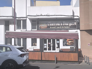 Ciarron's burgers food and drinks