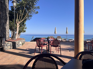 Esmeralda Beach BaR2