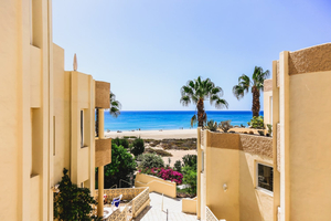 R2 Maryvent Beach Apartment