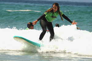 A Coruña: Playa de Doniños Beginner Group Surf Lesson