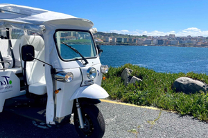 A Coruña: Premium Tuk Tuk Sightseeing Tour
