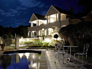 Parkes Manor