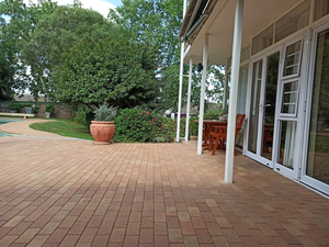 Raw Karoo Guest House