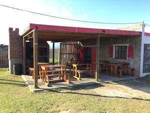 Red Door Tavern /Restautant