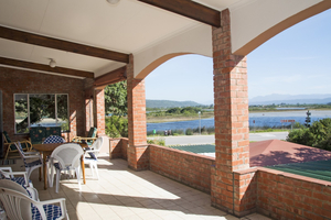 Waters Edge Holiday House