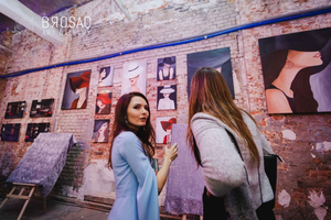 Vente aux enchères d'art et de charité au Secret Apartment de Gdansk