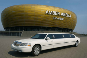 Gdańsk: Amber Arena Stadium Limousine Tour Unlimited Beer