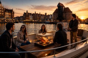 Gdańsk: Amber Boat Cruise with Amber Exhibition