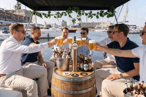 Gdańsk: Beer Boat Cruise with Unlimited Beer & Music