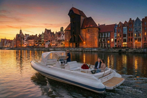 Gdańsk: Motława River Cruise with Unlimited Beer