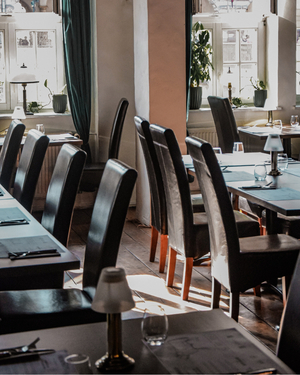 Delmonico - Steakhouse, Friends & Wine