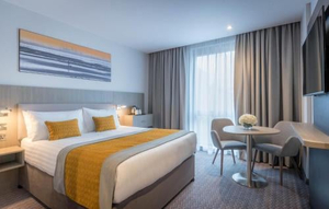 <h1>Maldron Hotel Glasgow City</h1>