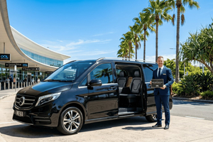 Costa Dorada: Traslado privado del Aeropuerto OOL al centro de la ciudad
