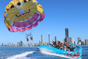 Surfers Paradise - combinatie van parasailen en speedboot