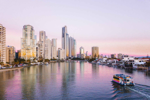 Surfers Paradise: Sightseeing Sunset River Cruise