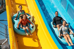 Parco acquatico Wet'n'Wild: biglietto d'ingresso con trasferimento facoltativo