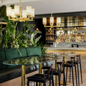 Pearls Bar