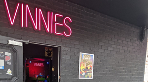 Vinnies Dive Bar