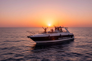 Gran Canaria: Private Yacht Cruise with Snacks & Drinks